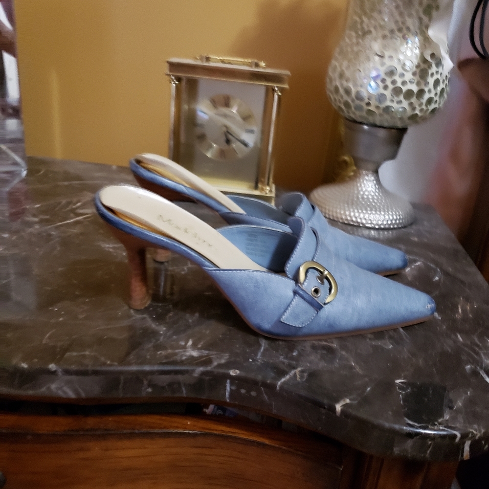 Heels - Picture 4 of 6